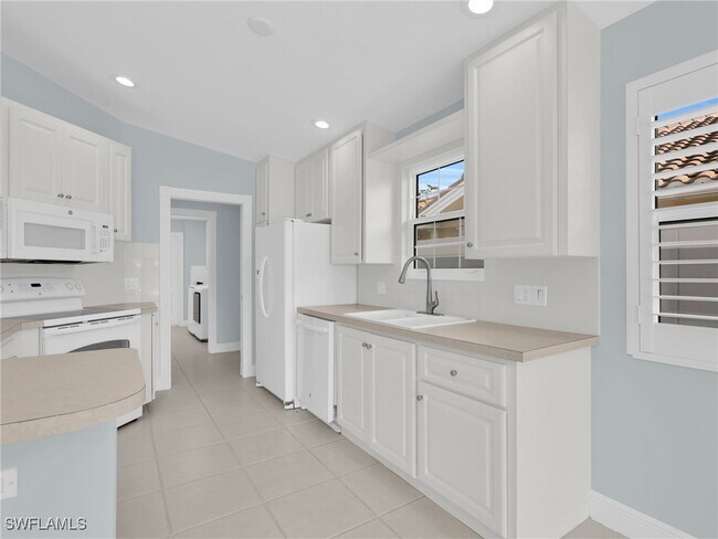 Building Photo - 4231 Redonda Ln