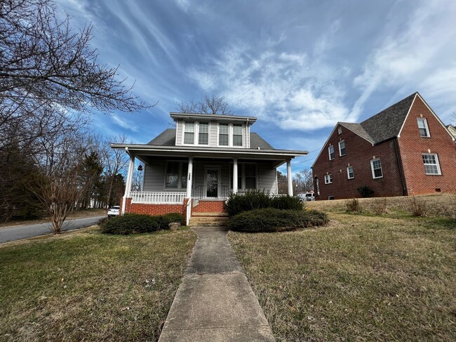 Building Photo - Greer Rental