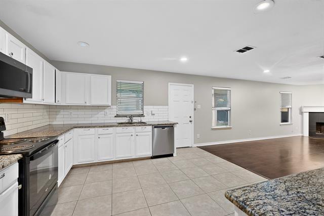 Building Photo - 2216 Chestnut Dr