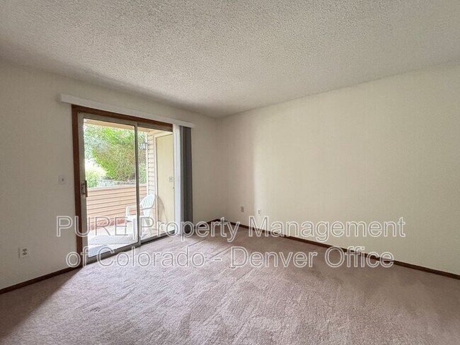 Building Photo - 965 S Miller St