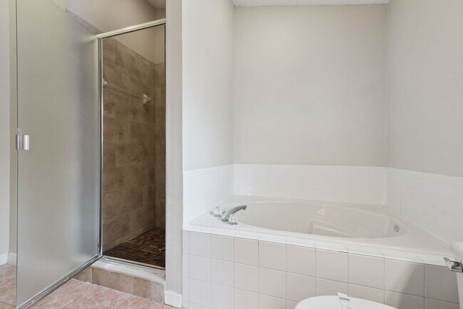 Building Photo - 13831 Guildhall Cir