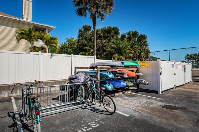 Building Photo - 10365 Paradise Blvd