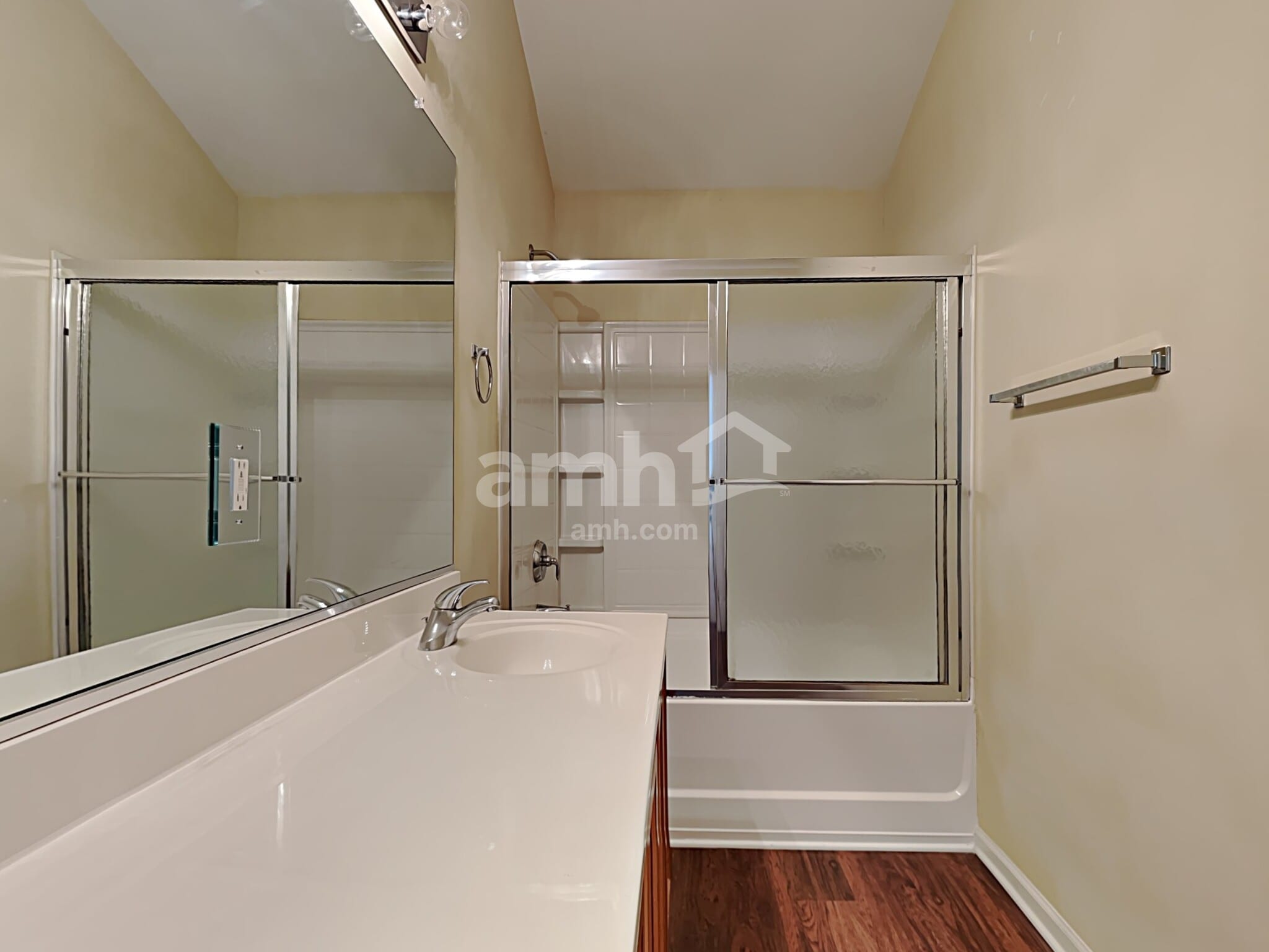 Building Photo - 3005 Quail Oaks Dr