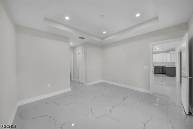 Building Photo - 636 Ladd St