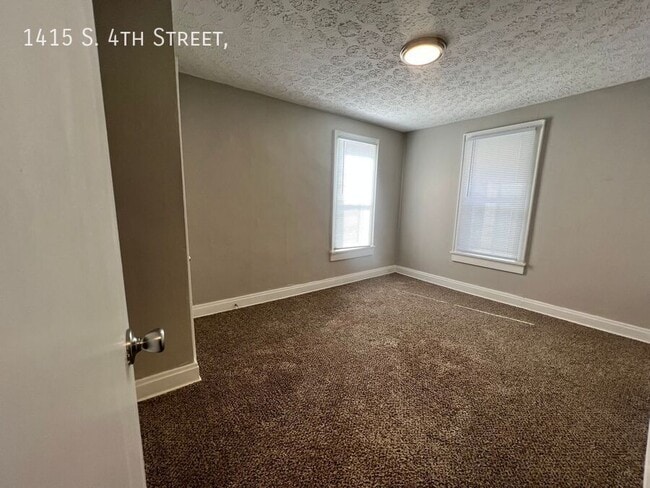 Building Photo - 1415 S 4th St