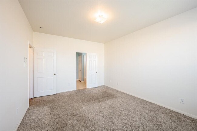 Building Photo - 16310 Bandicoot Dr