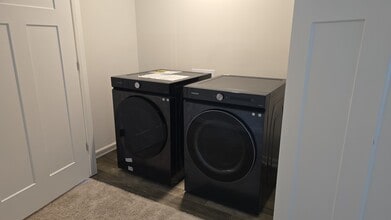 Building Photo - 8652 Kenyon Ct NE