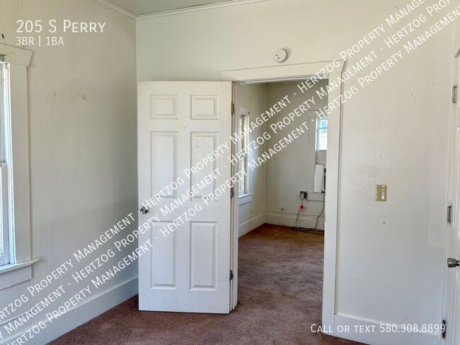 Building Photo - 205 S Perry-