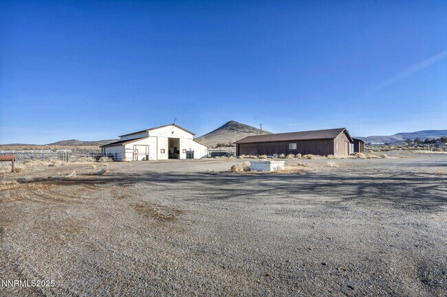 Building Photo - 430 Calle De La Plata