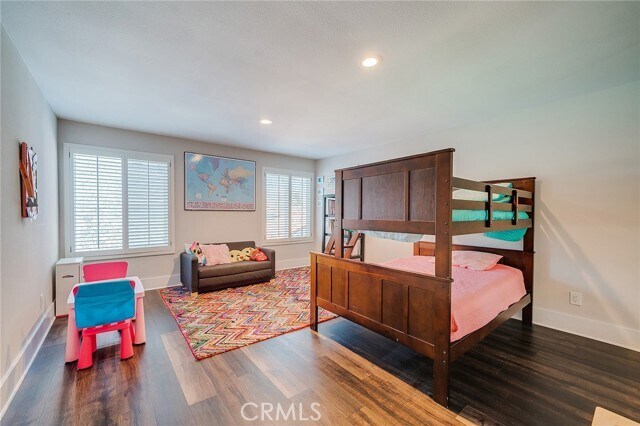 Building Photo - 6049 Rustling Oaks Dr