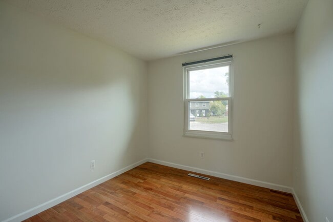 Building Photo - 651 Dovalon Pl