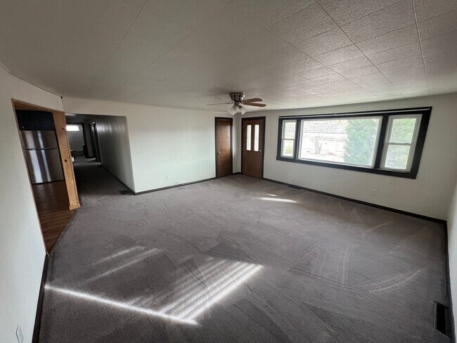 Building Photo - 3355 US-50