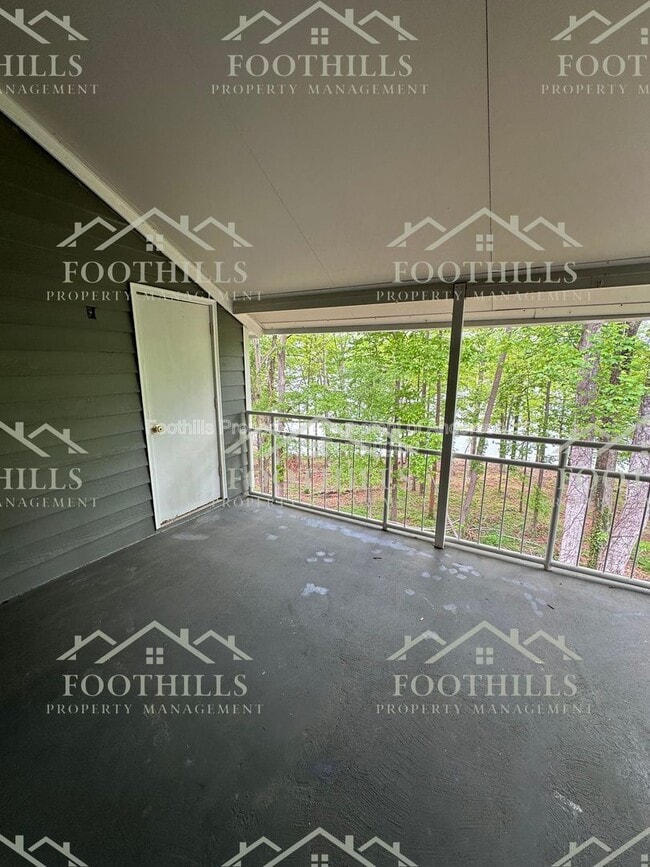 Building Photo - 612 Northlake Dr