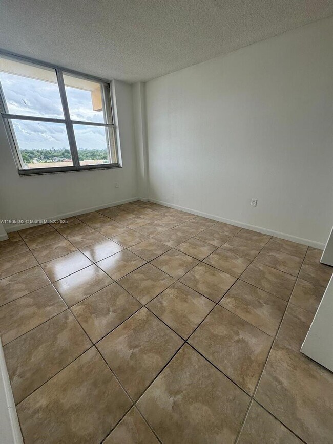 Building Photo - 15600 NW 7th Ave