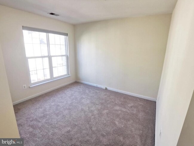 Building Photo - 5822 Cowling Ct