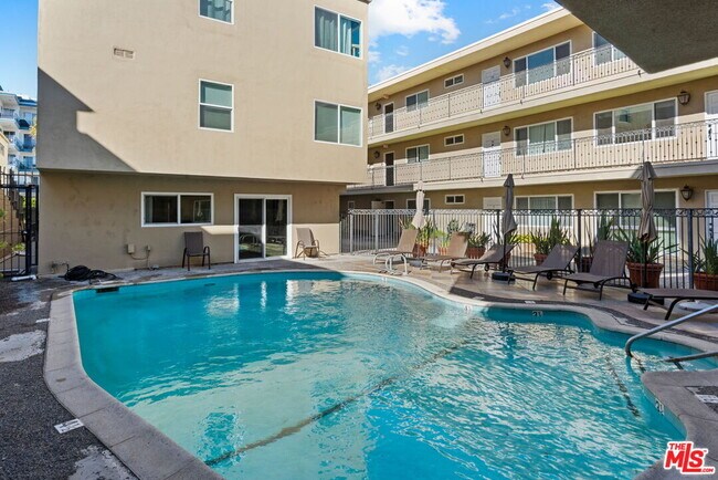 Building Photo - 11646 Chenault St