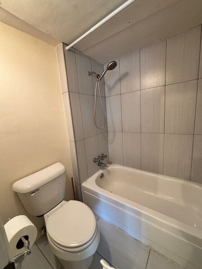 Building Photo - (2) Bed/(2) Bath with View of OU Golf Course in Cardinal Creek AVAIL NOW!