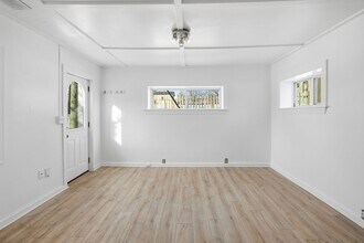 Building Photo - Charming 1-Bed, 1-Bath ADU in Lake Orion!