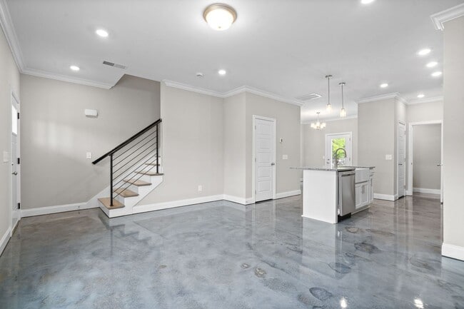 Building Photo - 804 Lynes St