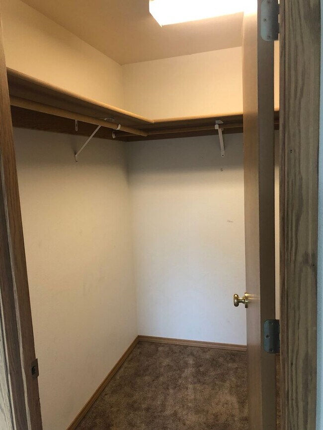 Building Photo - 226 S 59th St