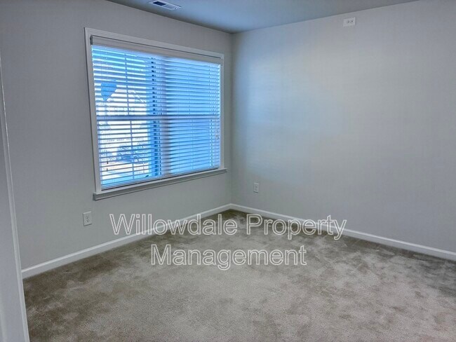 Building Photo - 1056 Midvale Ave