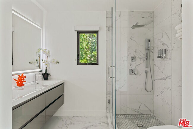 Building Photo - 17045 Otsego St