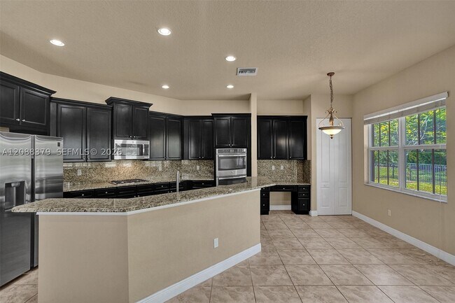 Building Photo - 10398 Waterside Ct