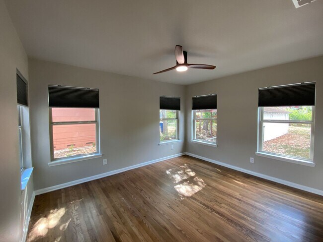 Building Photo - Super Cute, Newly Remodeled, 2bd/1bth hous...