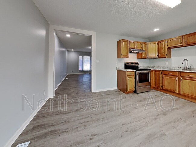 Building Photo - 9652 Ditman Way