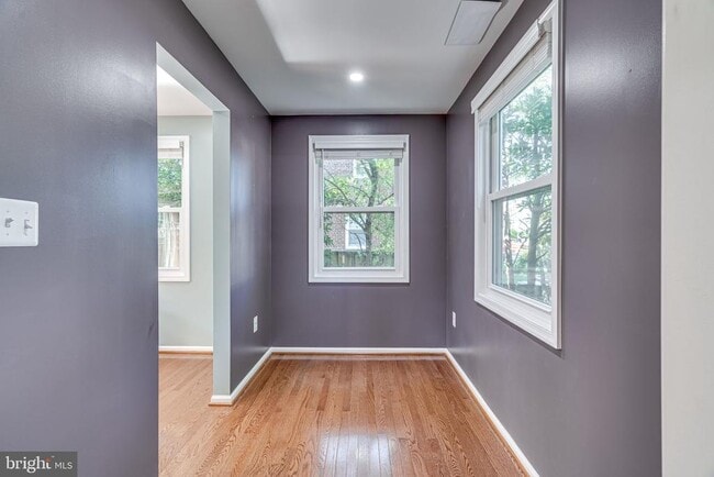 Building Photo - 2848 Fairhaven Ave