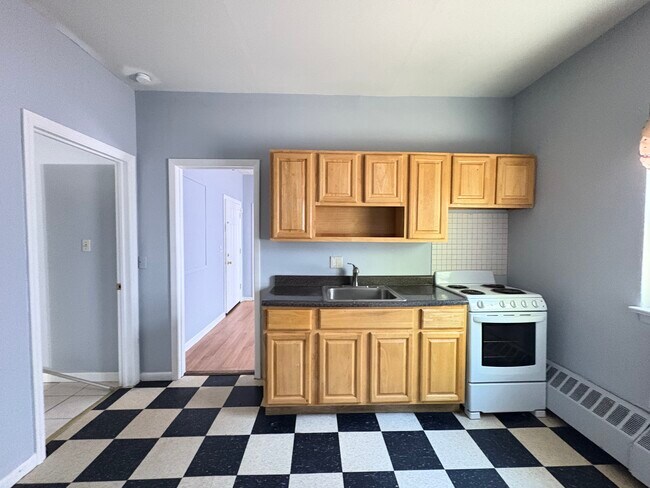 Unit 4 - 765 Grove St