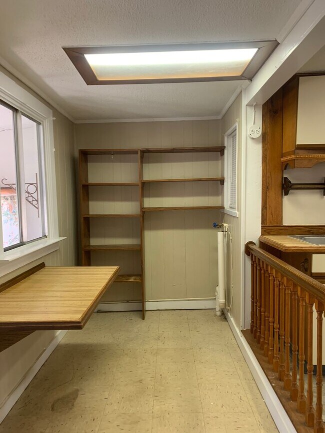 Building Photo - 821 Lanvale St