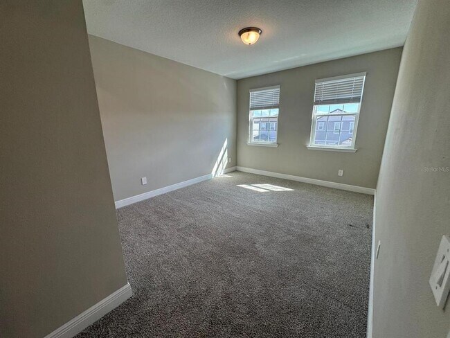 Building Photo - 16405 Silver Brk Wy