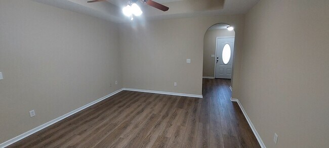 Building Photo - 16210 Stone Ridge Pkwy