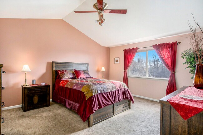Building Photo - 7848 Trotters Park St
