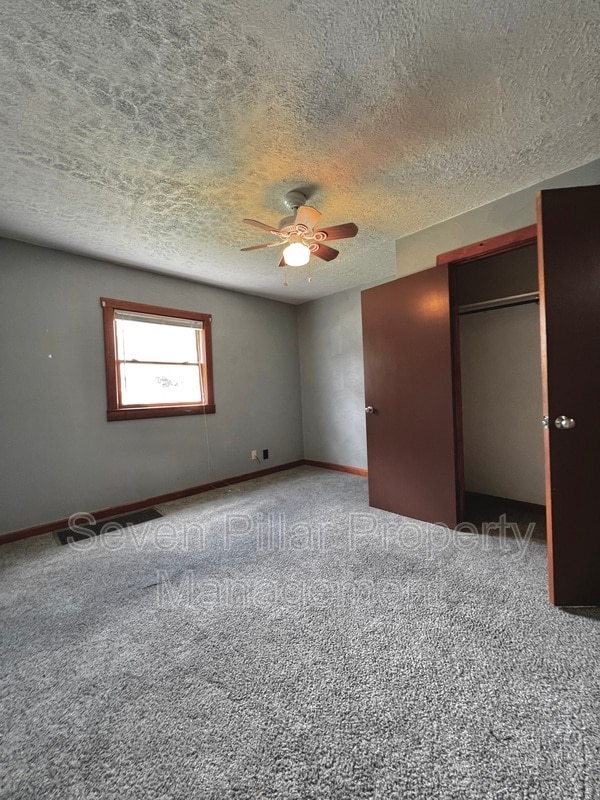 Building Photo - 504 Martin St