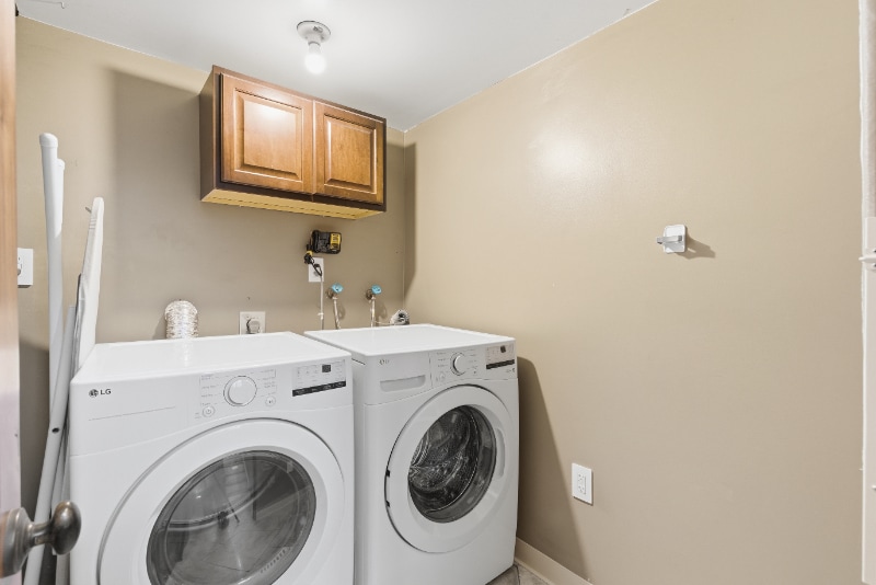 Building Photo - 8682 Alpen Cir