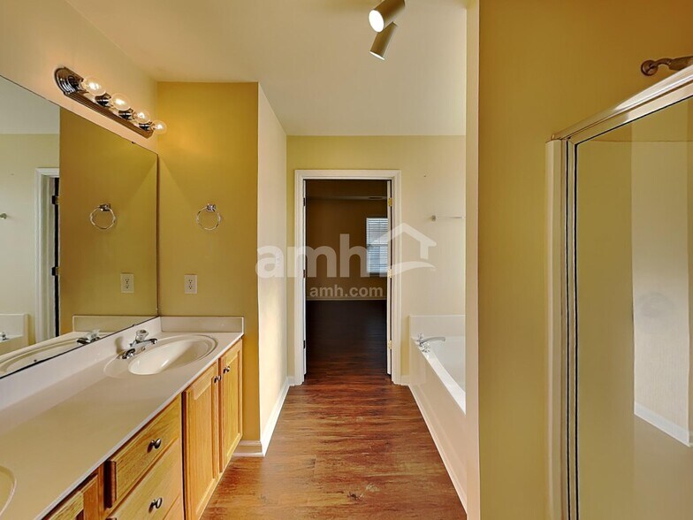 Building Photo - 13626 Armour Ridge Dr