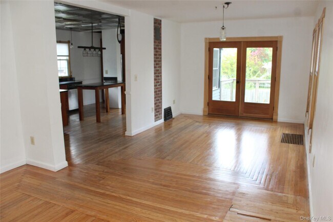 Building Photo - 295 Lucas Ave