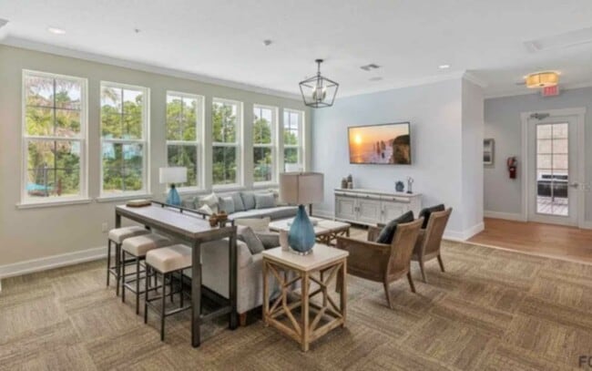 Building Photo - 3 Pinnacle Pl