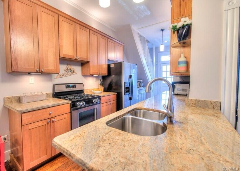 Building Photo - 2710 E Grace St