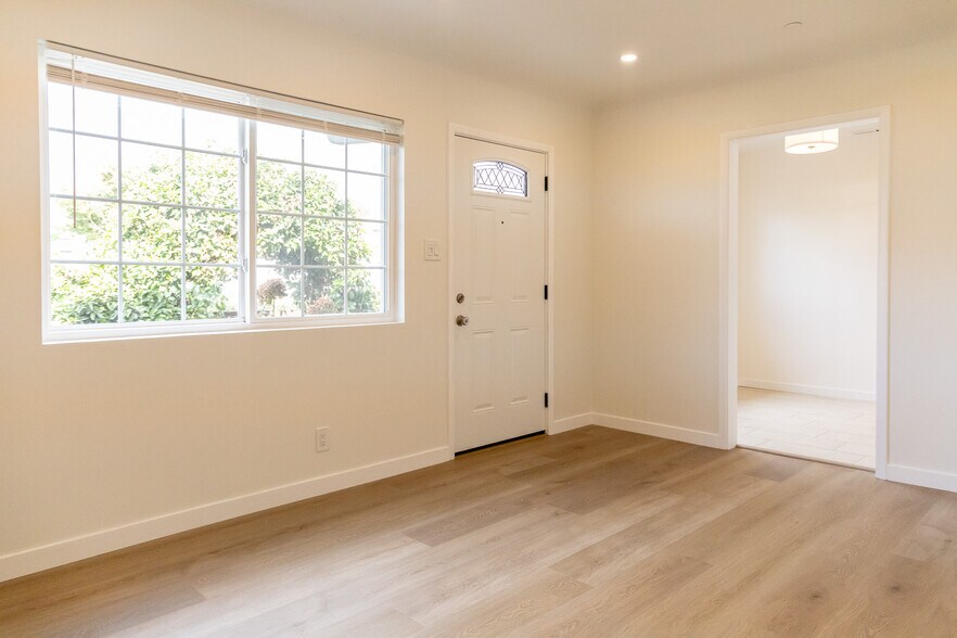 Building Photo - 1000 Tilton Ave