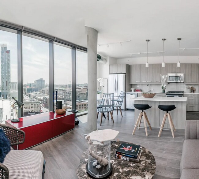 Building Photo - 810 W Randolph St