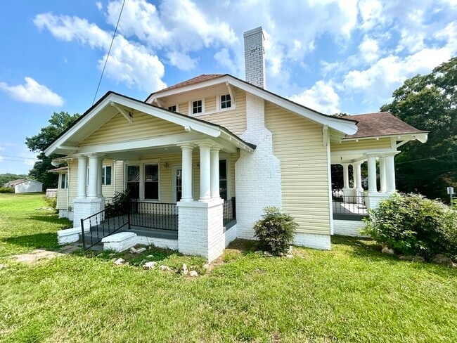 Primary Photo - 725 Wiscassett St