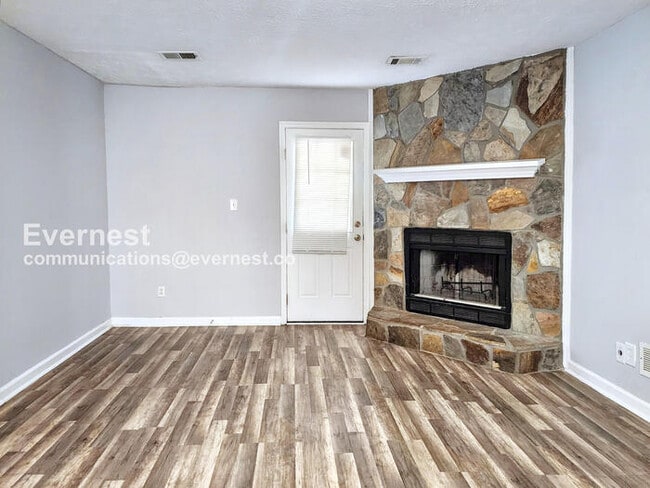 Building Photo - 1942 Cornell Way