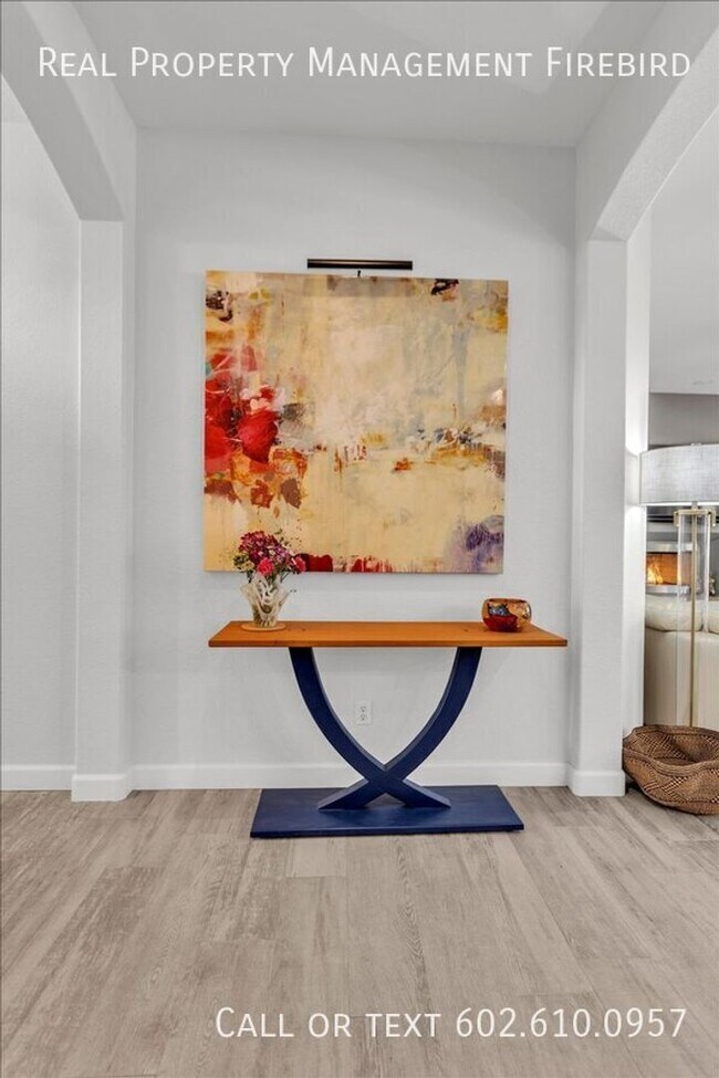 Building Photo - 4921 S Vista Pl