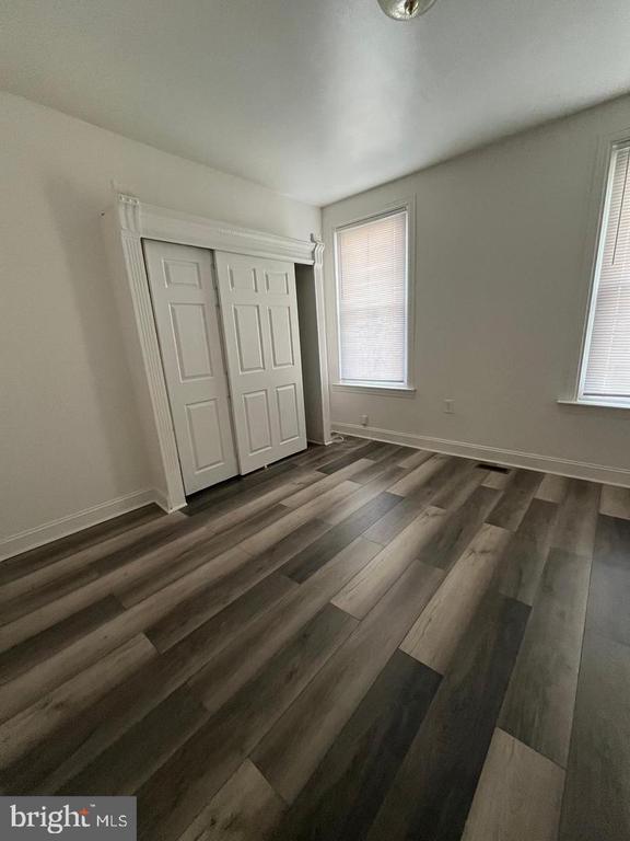 Building Photo - 2430 Carpenter St