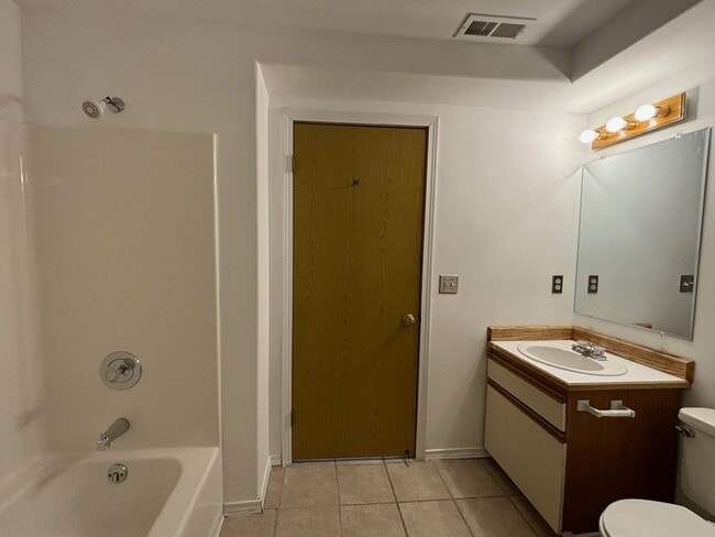 Building Photo - Fanstatic home in Sudden Valley Community!