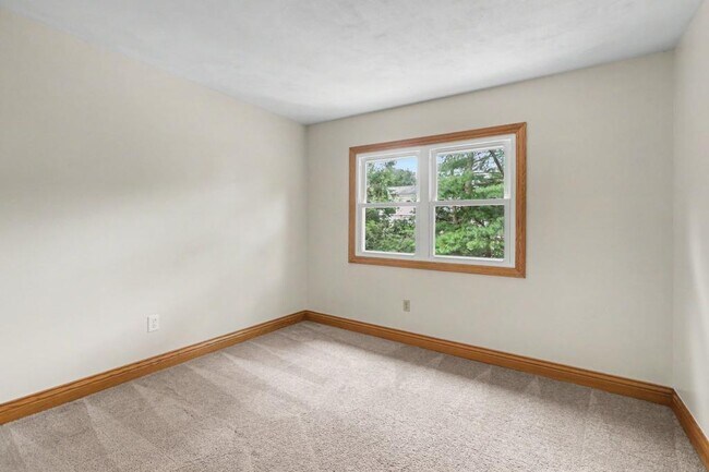 Building Photo - 136 Brookside Ave