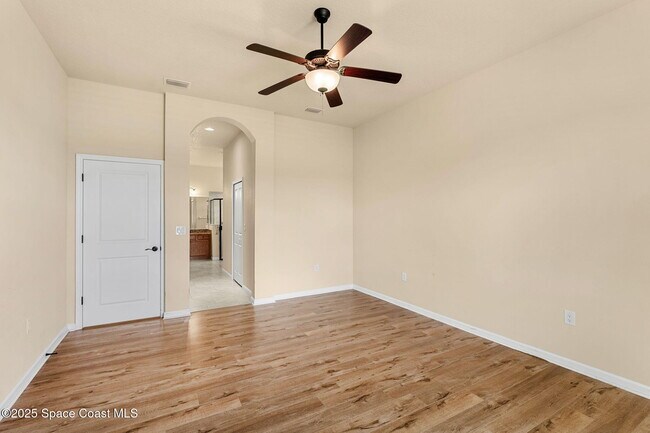 Building Photo - 3720 Alamanda Key Dr